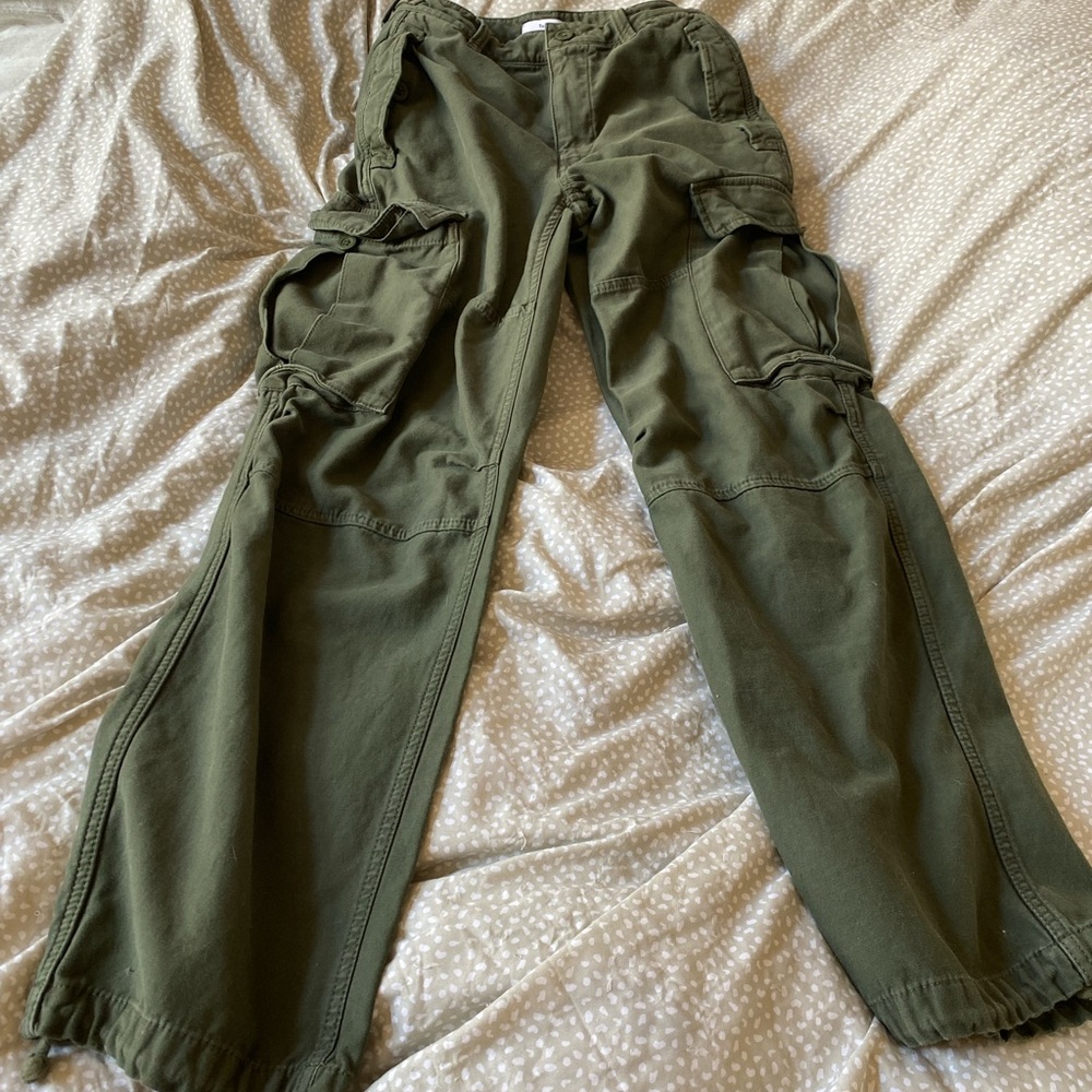 Aritzia TNA Cargo Pants